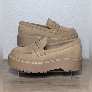 Torrid Women's Lug Sole Loafer Size 9WW